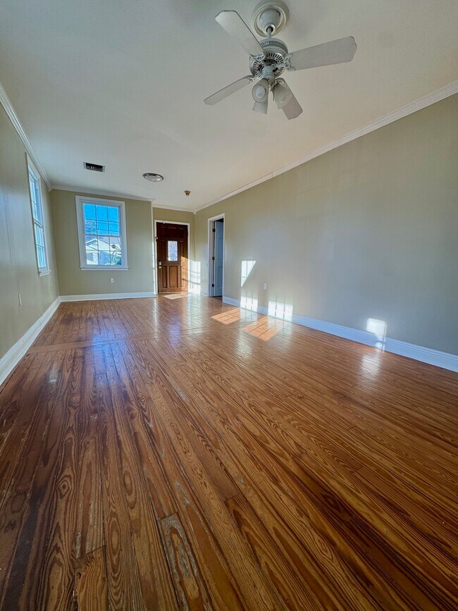 Building Photo - 1822 Homer St