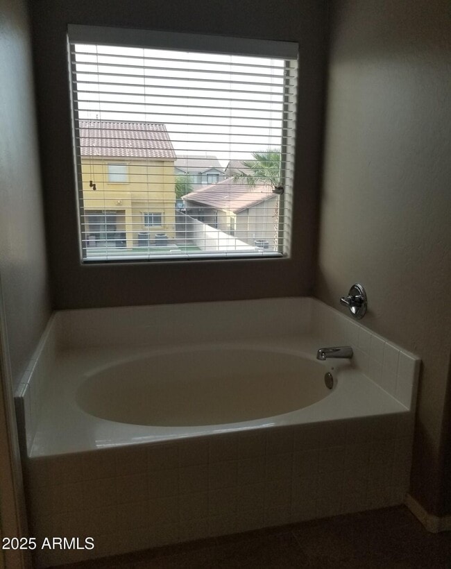 Building Photo - 36554 W Alhambra St