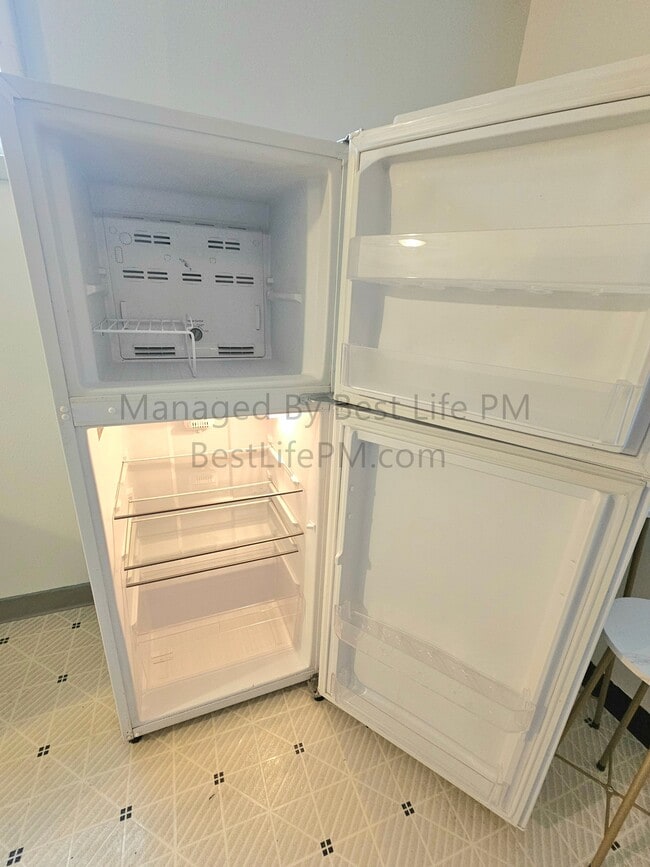 Building Photo - 3040 SE 136th Ave