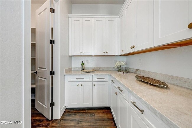 Building Photo - 9407 S 13th Way