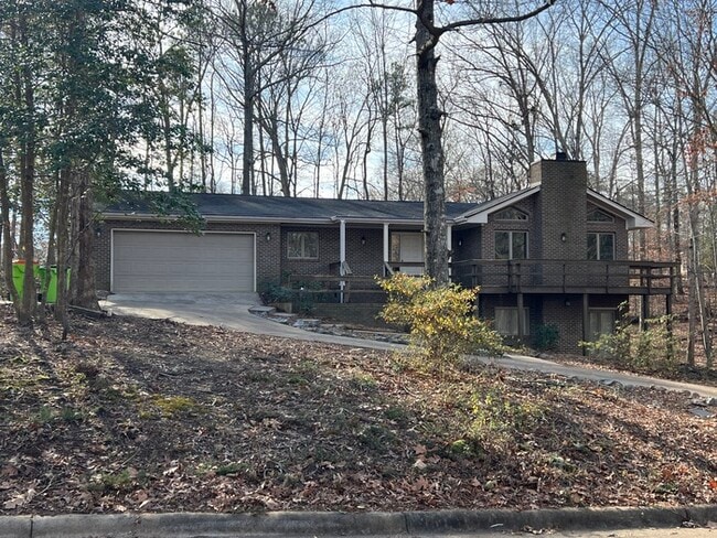 Building Photo - 303 Lake Pointe Dr