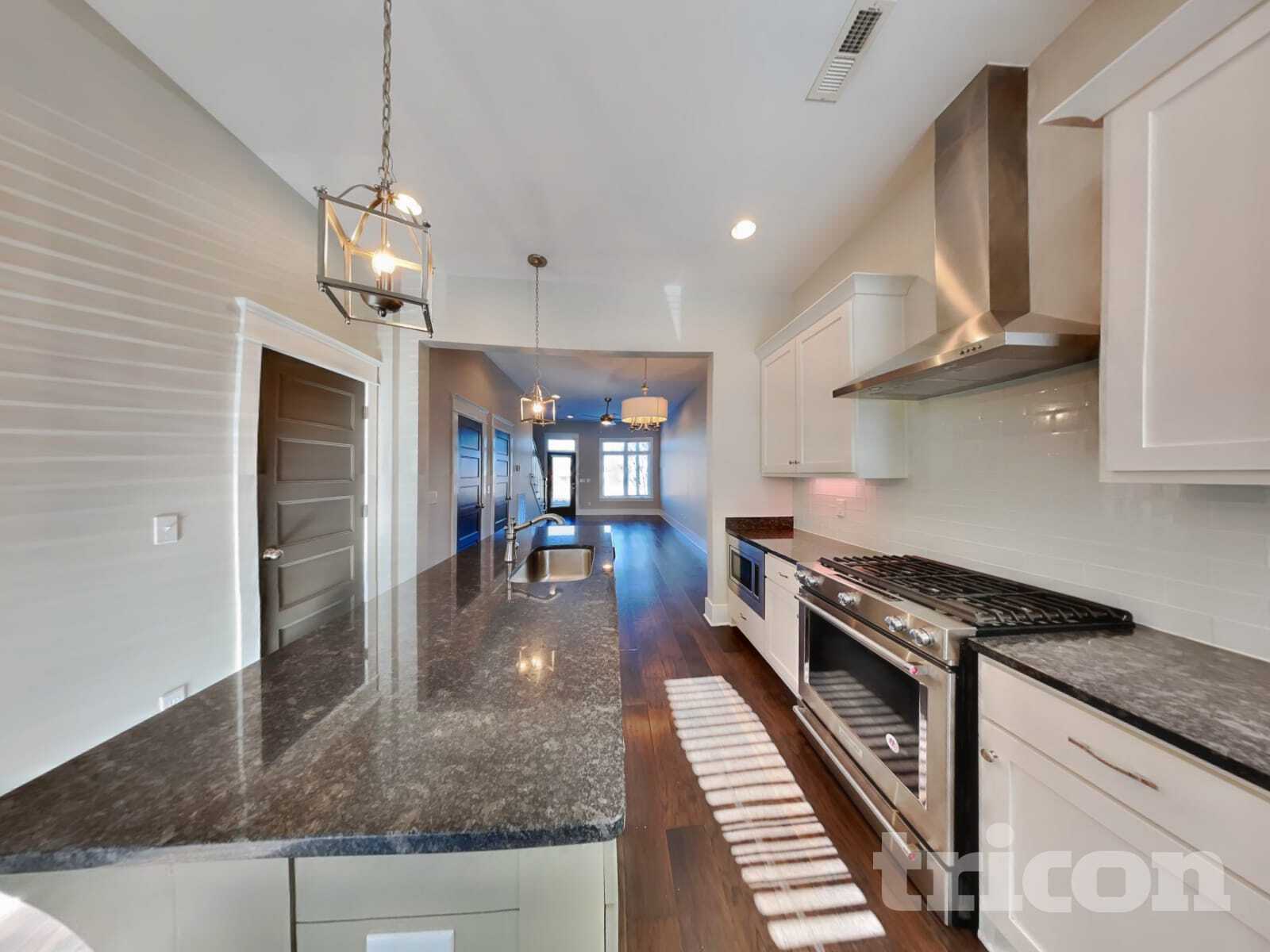 Building Photo - 6817 Charlotte Pike