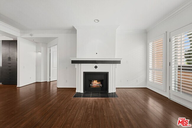Building Photo - 5224 Zelzah Ave