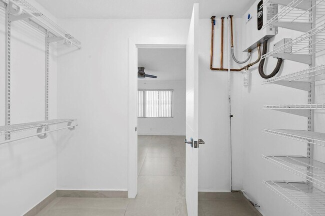 Building Photo - 1515 E Broward Blvd