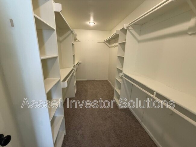 Building Photo - 8004 W 144th Pl