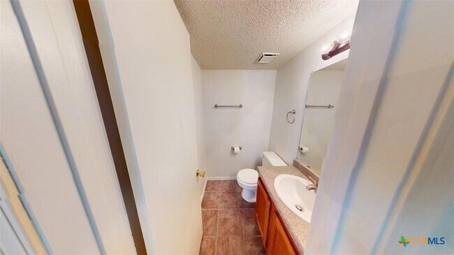 Building Photo - 1613 Bobby Lee Dr