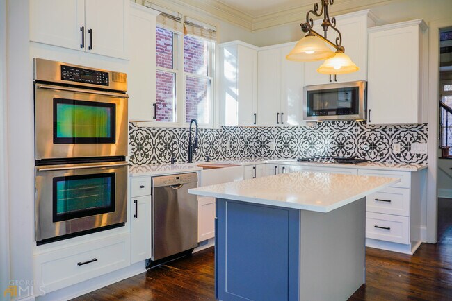 Building Photo - 1127 Ashton Bluff Dr NE