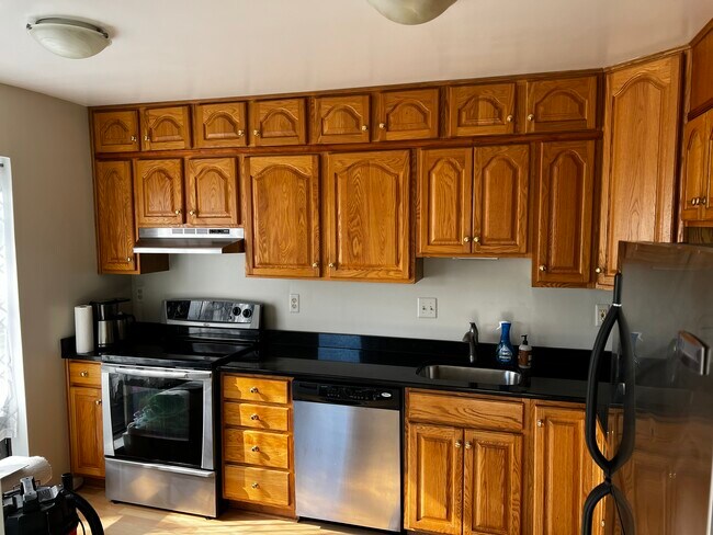 Building Photo - 106 Roberts Ln