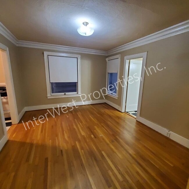 Building Photo - *1ST & 6TH MONTH'S RENT FREE PROMO & NO HOA MOVE IN/OUT FEES* Studio Unit in the Alphabet Dist w/...