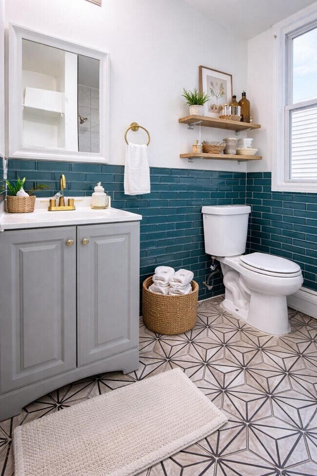 Building Photo - 162 Carteret Ave