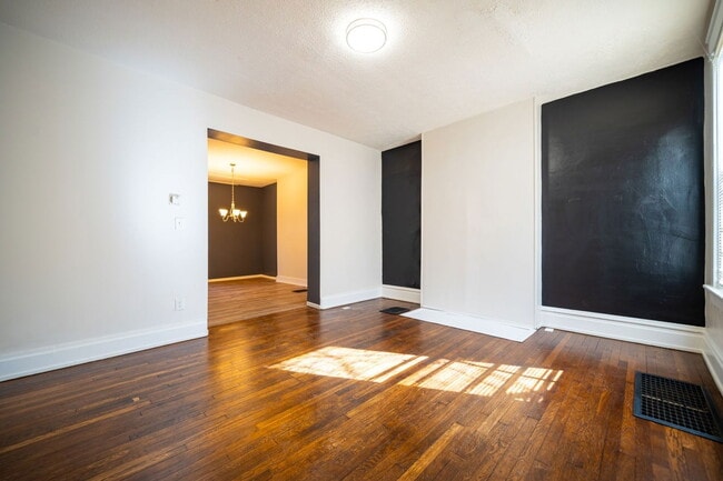 Building Photo - 1006 McAllister Ave