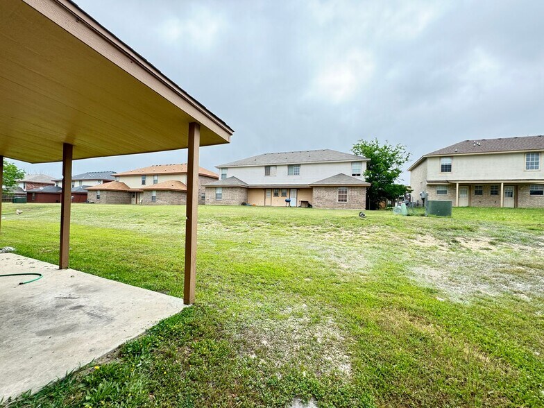 Building Photo - 4410 Sylvia Dr