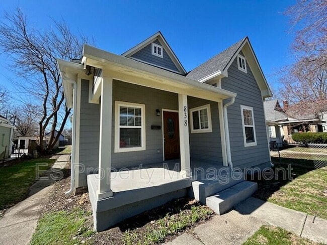 Building Photo - 838 N Temple Ave