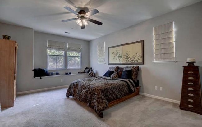 Building Photo - 774 Tennyson Dr