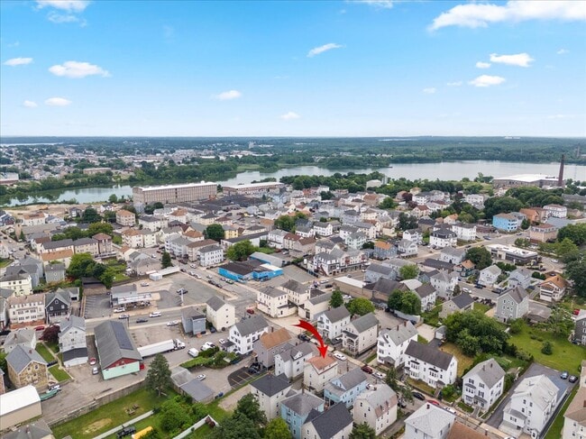 Building Photo - 646 Birch St