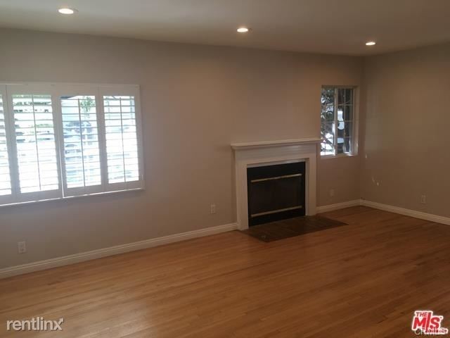 Building Photo - 2040 Fox Hills Dr