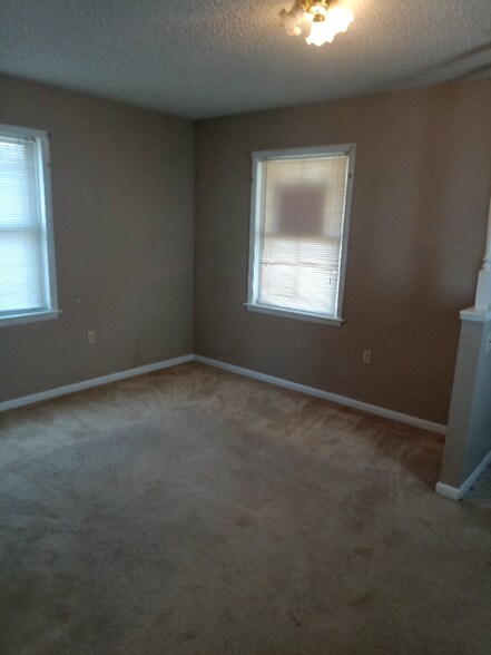 Building Photo - 408 Willow Ave