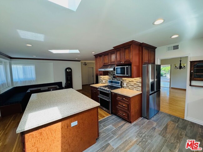 Building Photo - 29242 Sea Lion Pl
