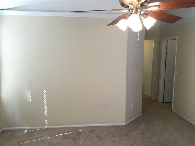 Building Photo - 2220 W Madre Del Oro Dr