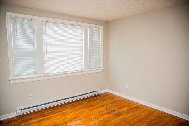 Building Photo - Newly Renovated 1/2 Off 1st Month!