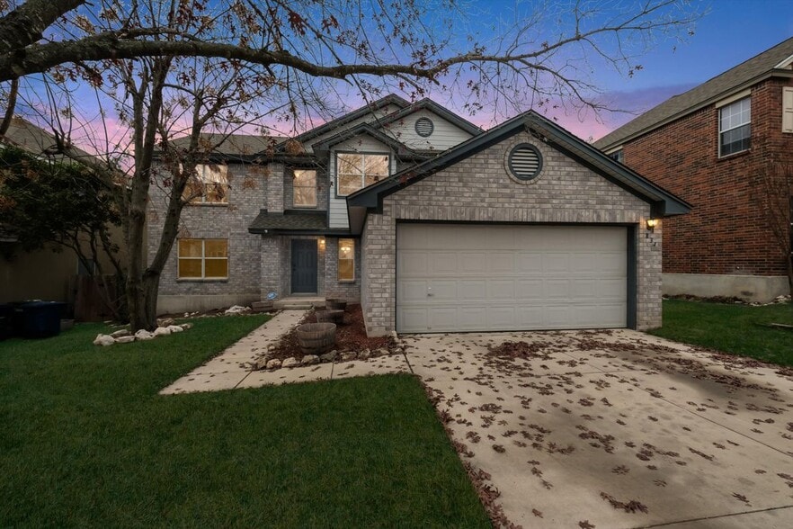 Building Photo - 834 Quitman Oak