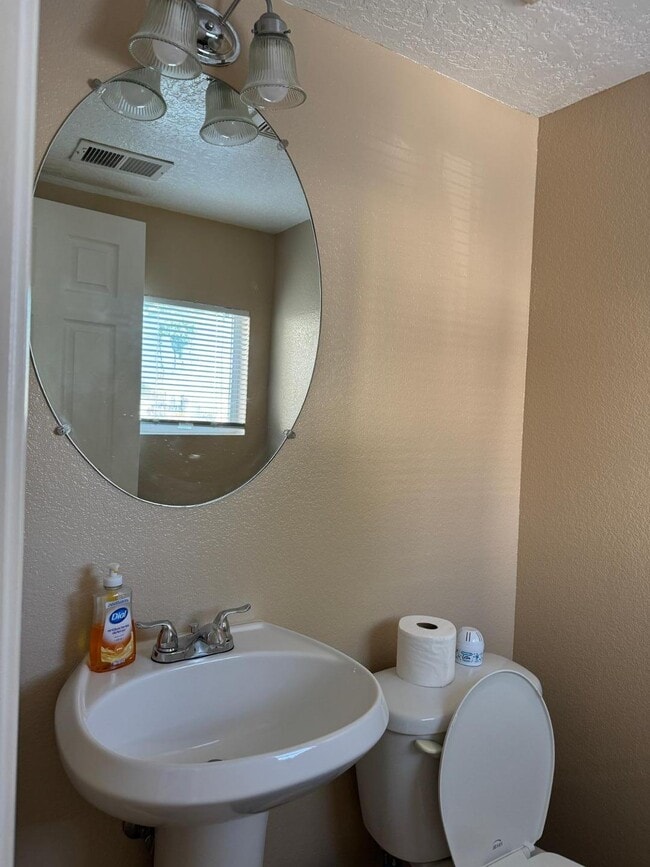Building Photo - 10920 Tomatillo Ln SE