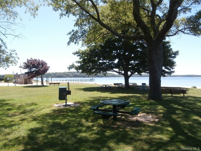 Building Photo - 1000 9th St