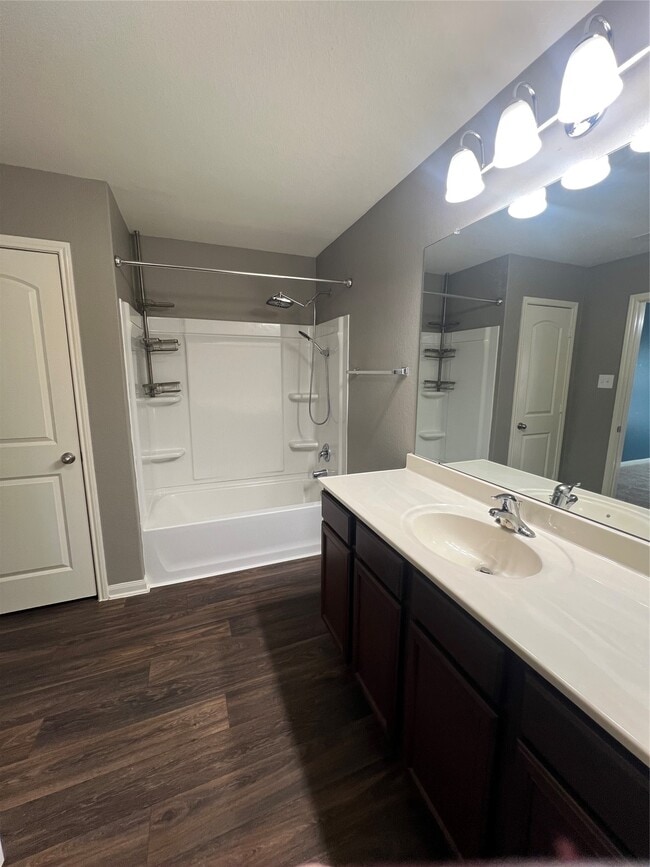 Building Photo - 5502 Rainbow Rd.