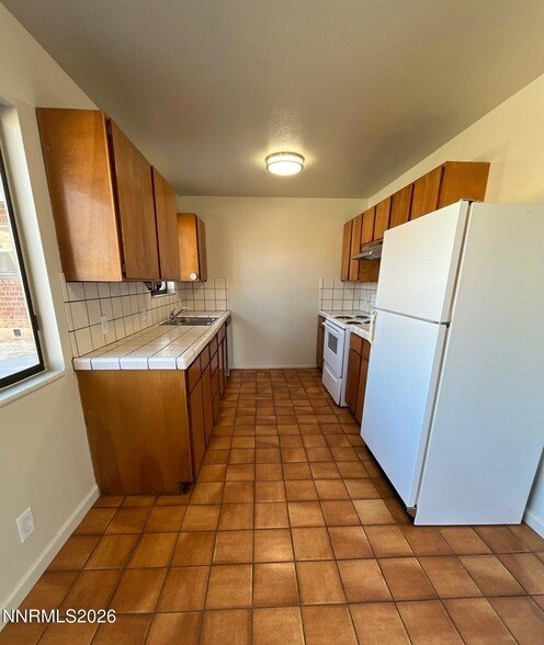 Building Photo - 1565 G St