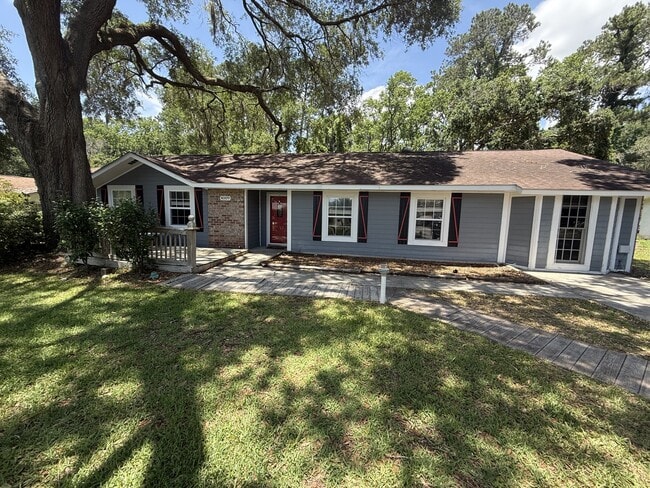 Primary Photo - 4009 Dogwood St