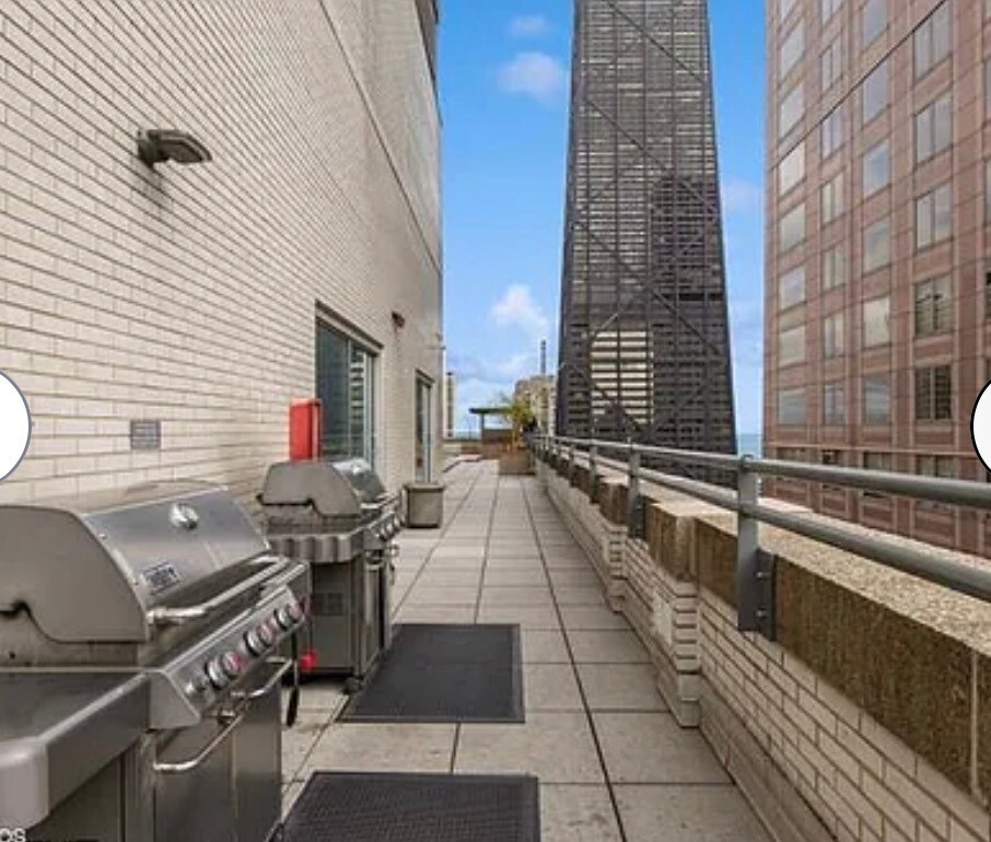Building Photo - 777 N Michigan Ave