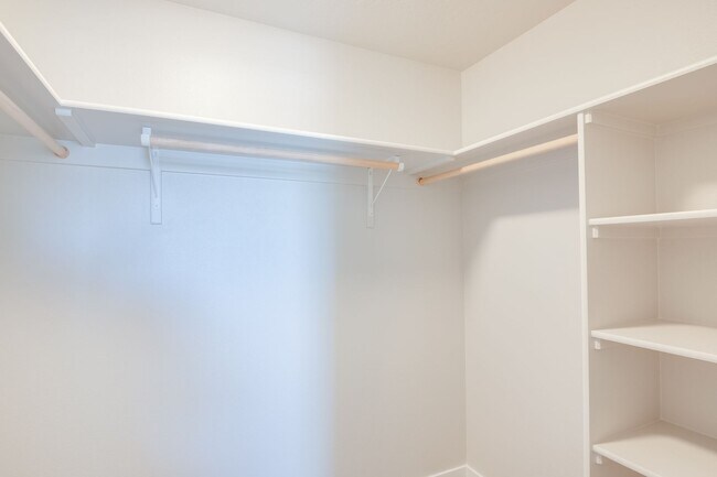 Building Photo - 322 S Echo Cyn Ave