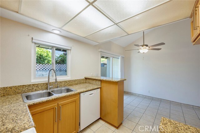 Building Photo - 2204 E La Palma Ave