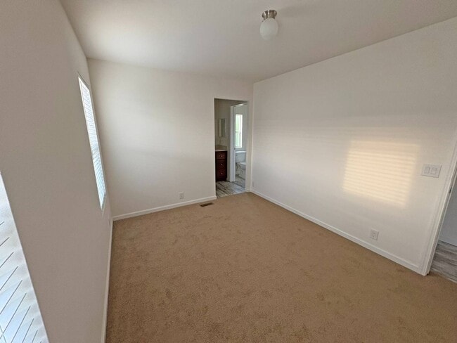 Building Photo - 1700 S State St