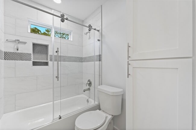 Building Photo - 913 Turner Dr