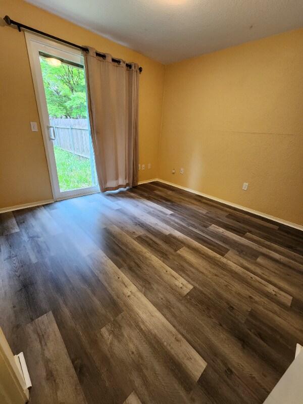 Building Photo - 1409 NE 143rd Ave