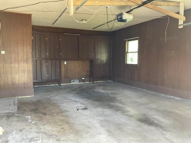 Building Photo - 13928 Parent Rd