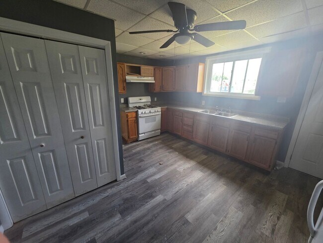 Building Photo - McKeesport - 3 Bed 1 Bath - Home for Rent