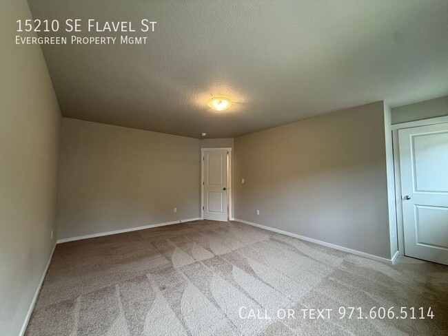 Building Photo - 15210 SE Flavel St