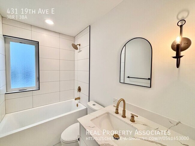 Building Photo - 431 19th Ave E