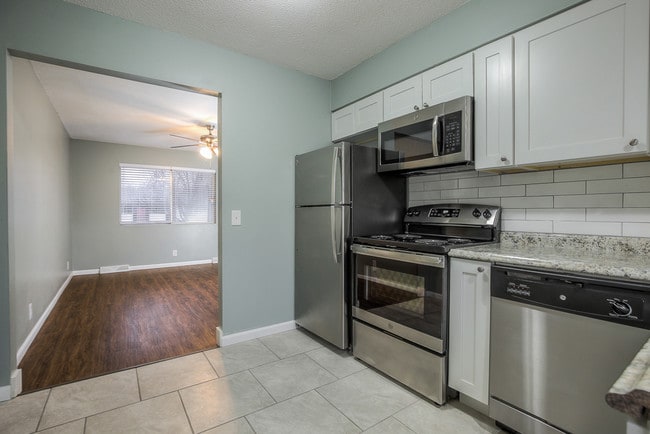 Building Photo - 510 NE Corder St