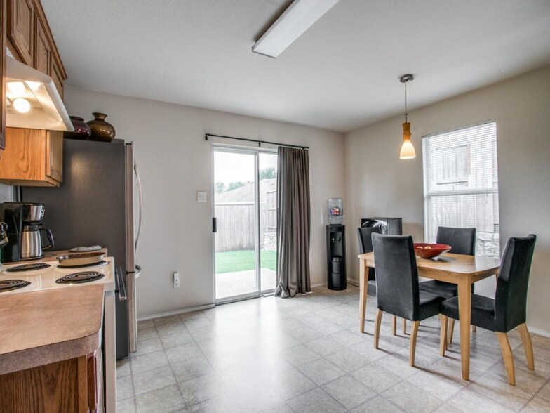 Building Photo - 1618 Duet Dr