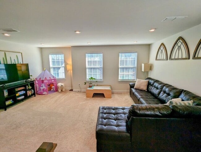 Building Photo - 3836 Knighton Cir