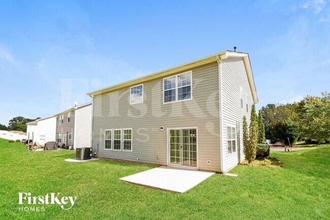 Building Photo - 163 Ranlo Ave