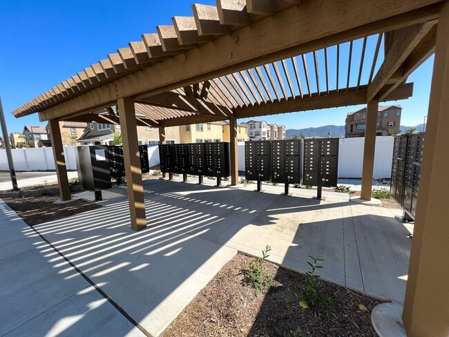 Building Photo - Brand new Condo with SOLAR for LEASE in Te...