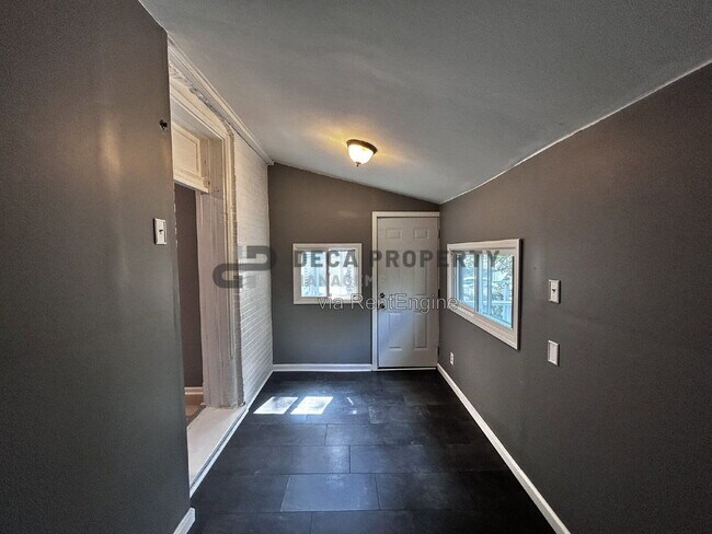 Building Photo - 1555 Salerno Dr