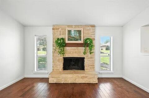 Building Photo - 2733 E Wentwood Dr