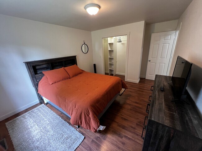 Building Photo - 9197 Cty J-Unit A