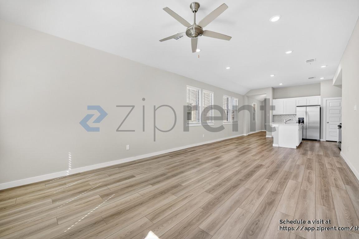 Building Photo - 413 Honeyhill Dr