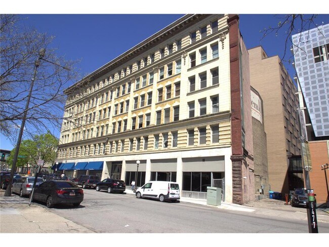 Building Photo - 488 Wabasha St N